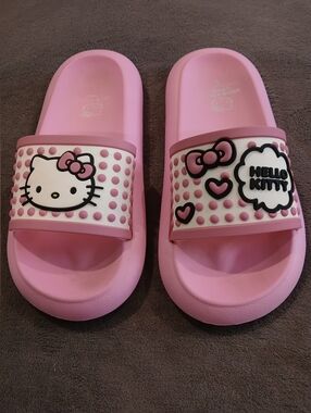 Hello Kitty Pink Slide Sandals with Bow & Heart Accents. Women's 6.